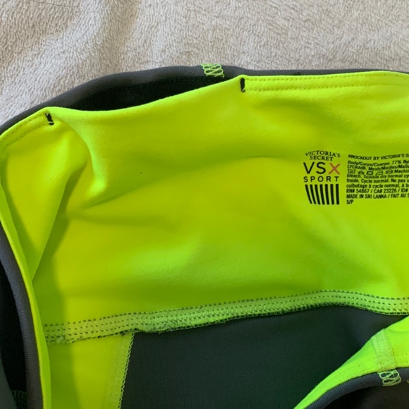 VSX Victoria’s Secret knockout workout crop size small - Picture 5 of 5